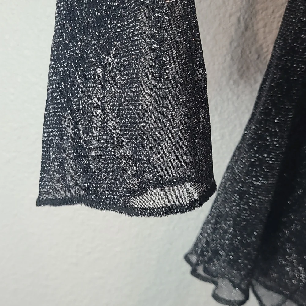 Victoria's Secret black & silver metallic sheer top M/L - Picture 6 of 8